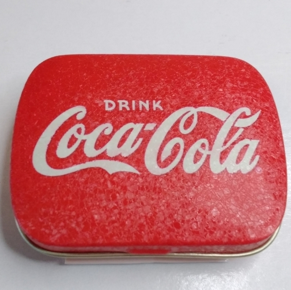 Coke Coca Cola small pocket tin carry case